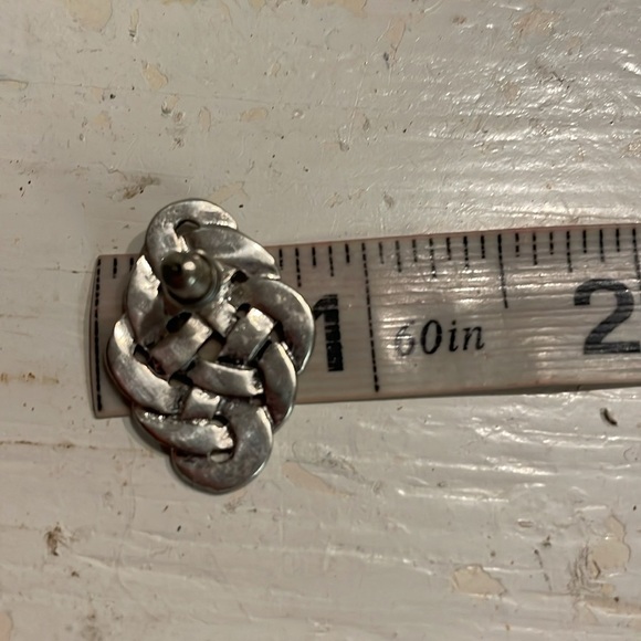 1 1/8” silver tone knotted Celtic weave pattern stud earrings - Picture 13 of 13
